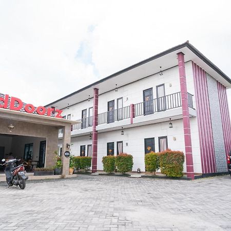 Reddoorz @ Wisma Pangrango Palangkaraya Esterno foto