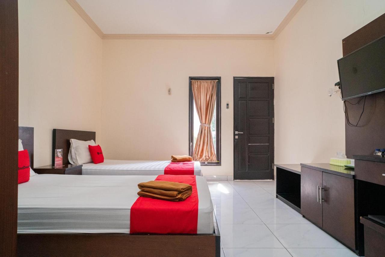 Reddoorz @ Wisma Pangrango Palangkaraya Esterno foto