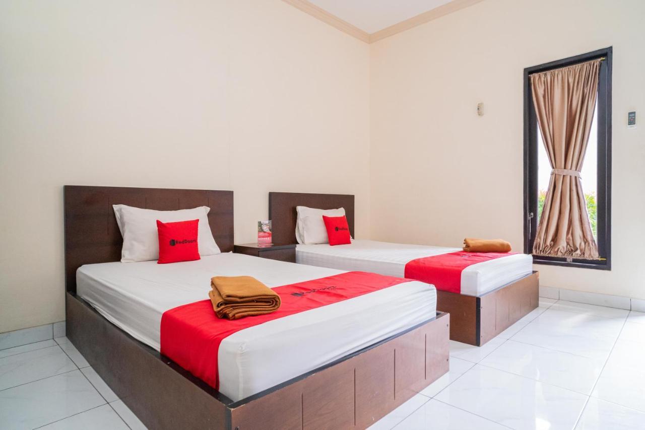 Reddoorz @ Wisma Pangrango Palangkaraya Esterno foto