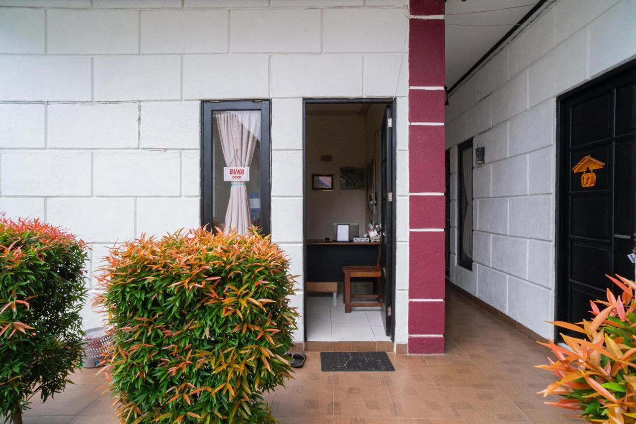 Reddoorz @ Wisma Pangrango Palangkaraya Esterno foto