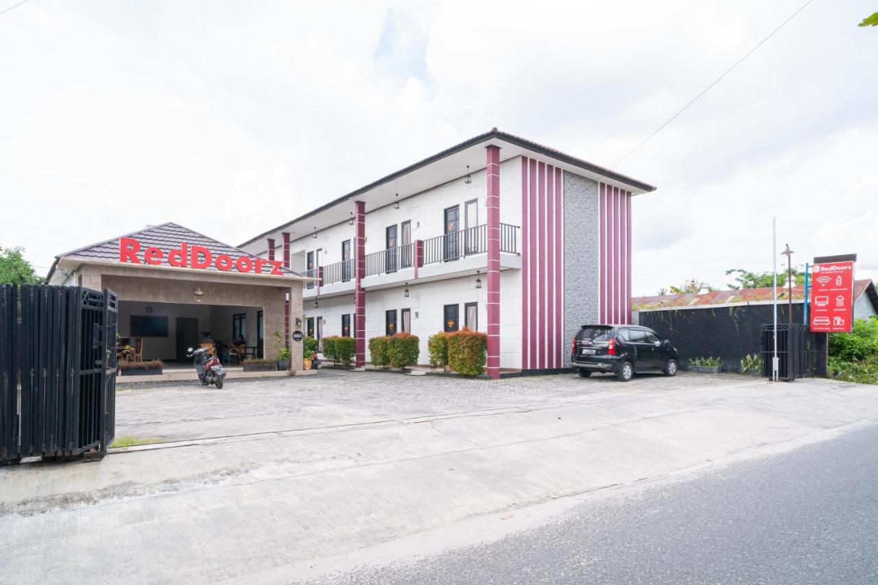 Reddoorz @ Wisma Pangrango Palangkaraya Esterno foto