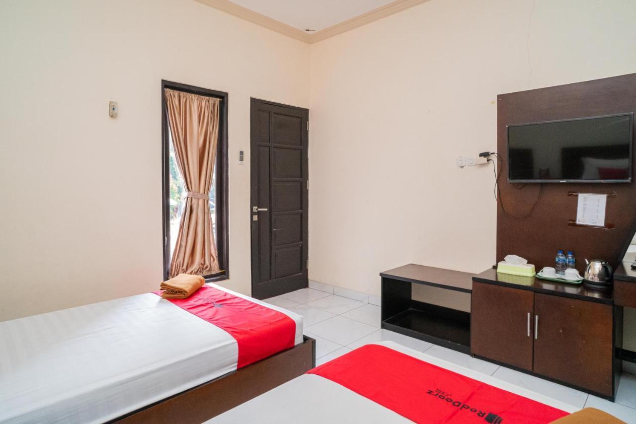 Reddoorz @ Wisma Pangrango Palangkaraya Esterno foto